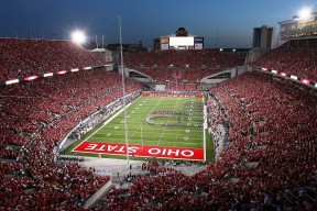 世界杯官方用球发布-巅峰归来，JackeyLove与东契奇联手激战FPX，90分钟鏖战胜负难料！